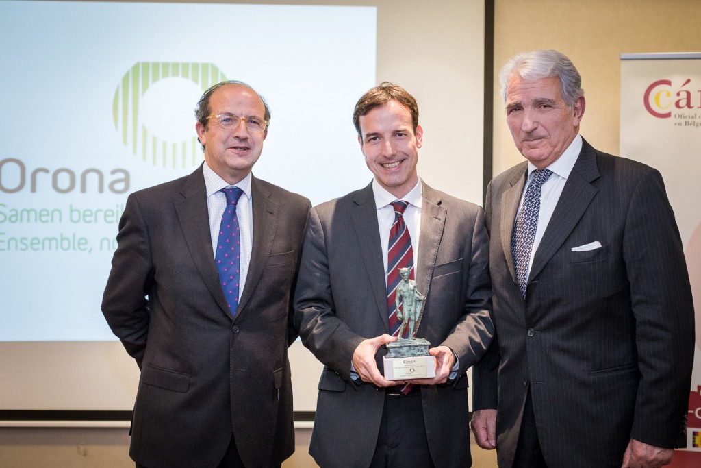 Daniel Calleja, Aitor Mendía y Juan Rodriguez Villa en el acto de entrega del premio de la Cámara de Comercio de España en Bruselas y Luxemburgo a la empresa Orona