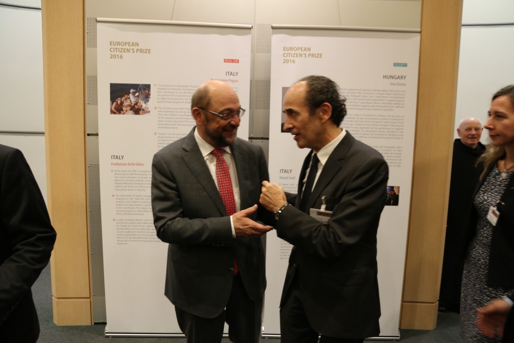 El presidente de Gautena Juan Cid, departiendo con el Presidente de la Euro Cámara Martin Schulz