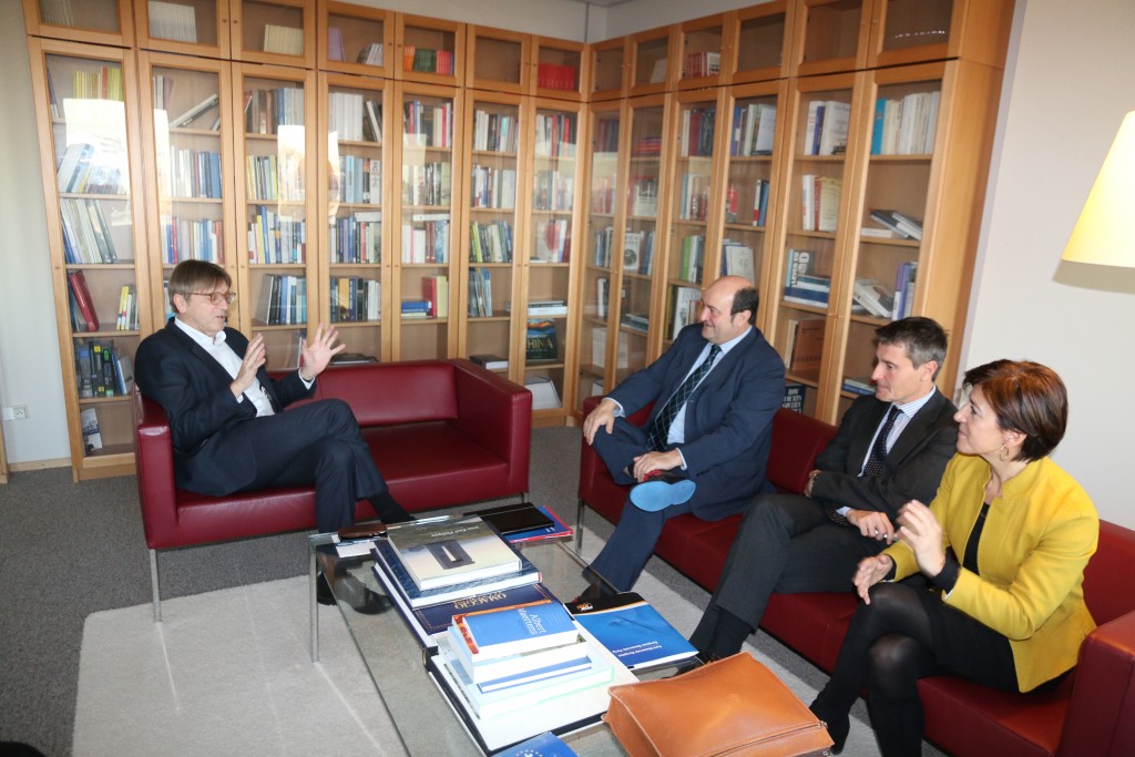 En la reunion con Guy Verhofstadt president de ALDE minutos después de ser designado como candidato a Presidente del Parlamento Europeo 